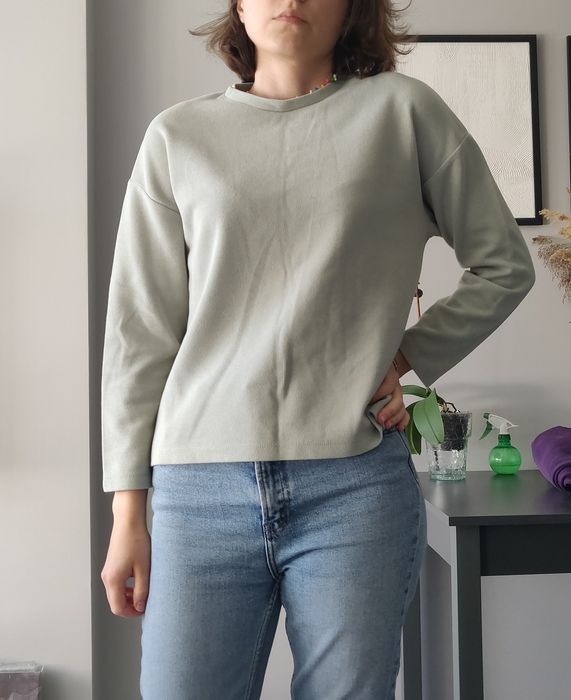 Кофтинка ніжно-оливкова