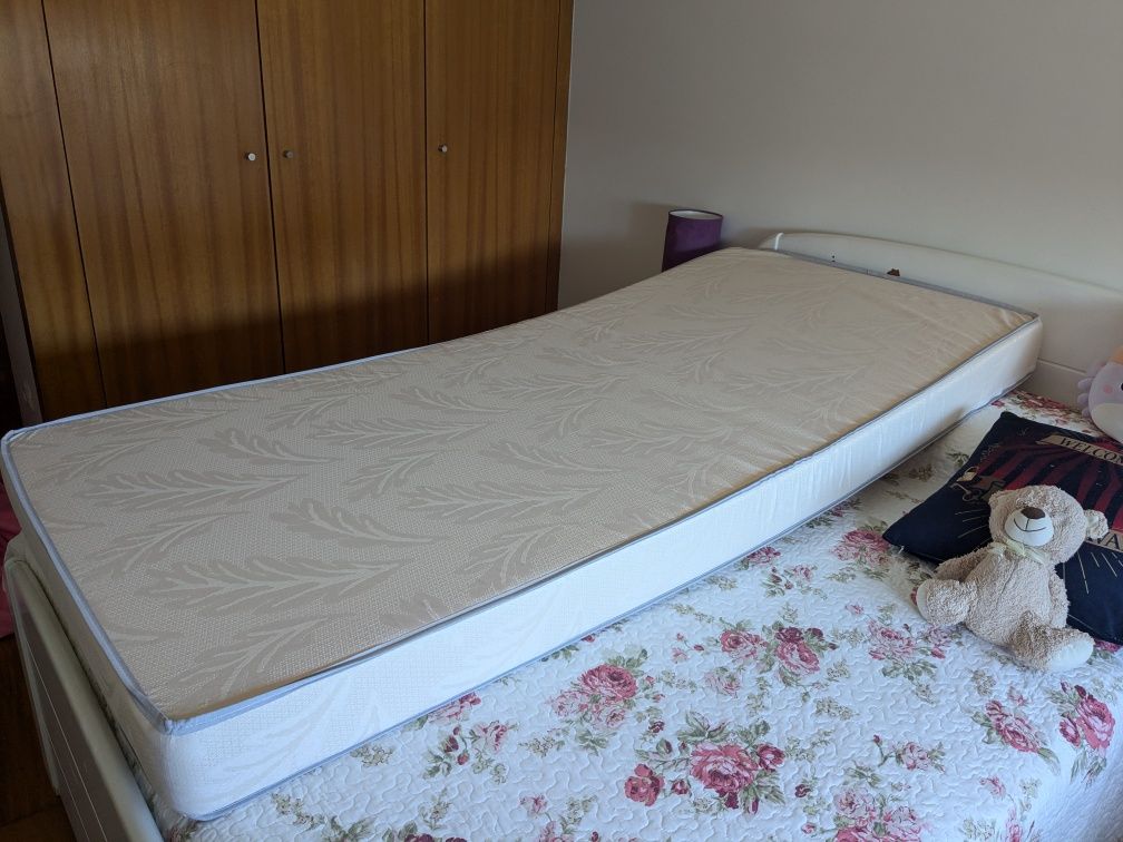 Colchão novo 1,90cm x 0,90cm