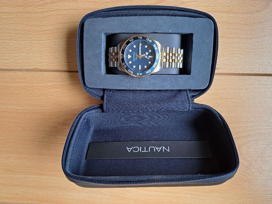 Zegarek Nautica NAPPBF140 uszkodzony