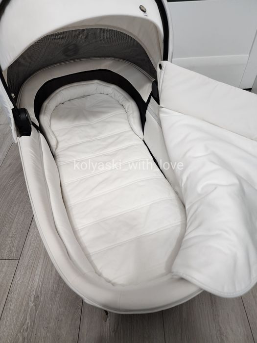 Люлька Cybex Priam 4.0 off white біла Сайбекс Пріам