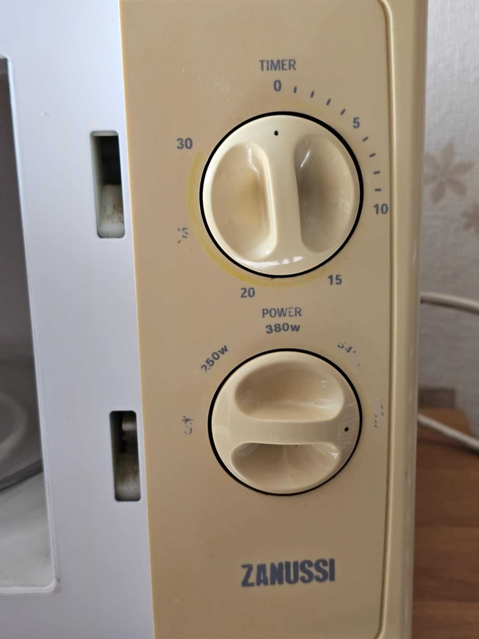 Mikrofala Zanussi J17M mikrofalówka