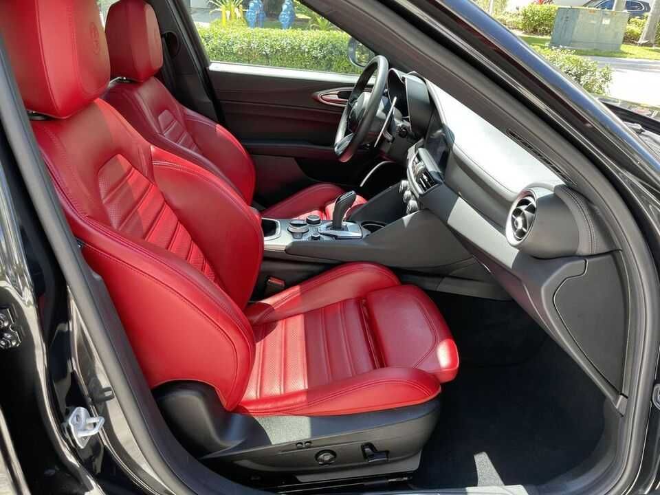 2022 Alfa Romeo Giulia Ti Sedan 4D