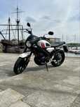 Yamaha XSR 125 de 2024 (poucos km, c/ extras)