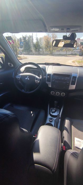 Mitsubishi Outlander XL