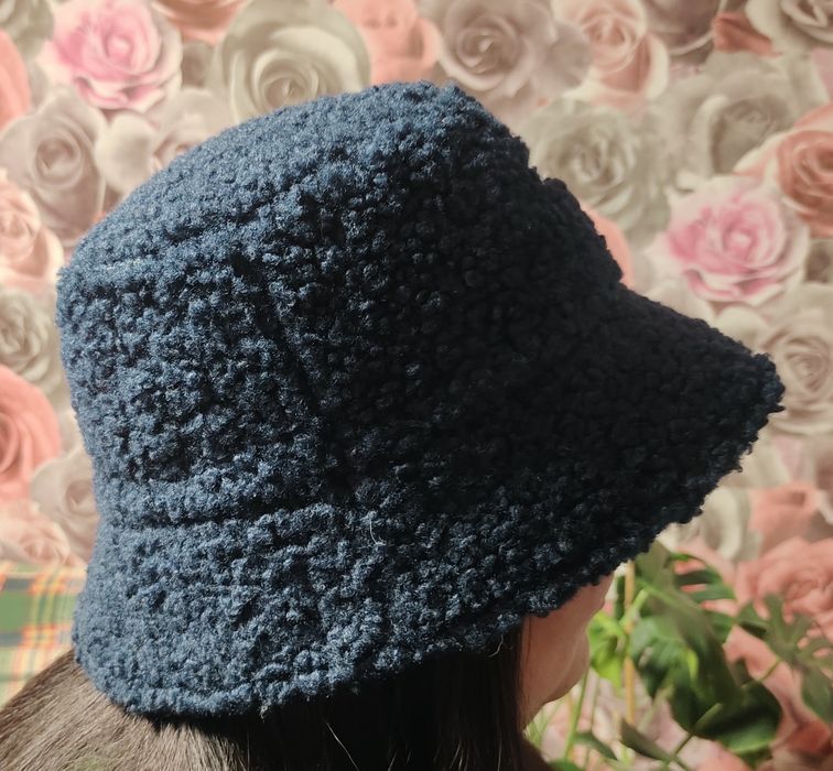 Продам шапки и шарфы