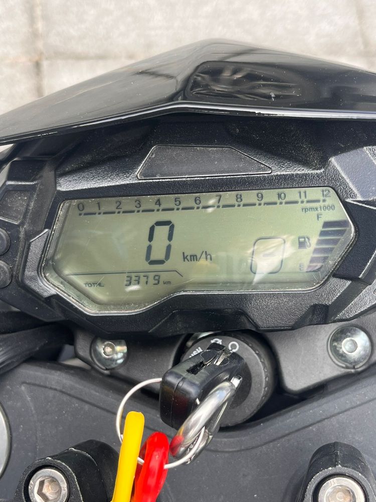 Benelli BN125 com extras