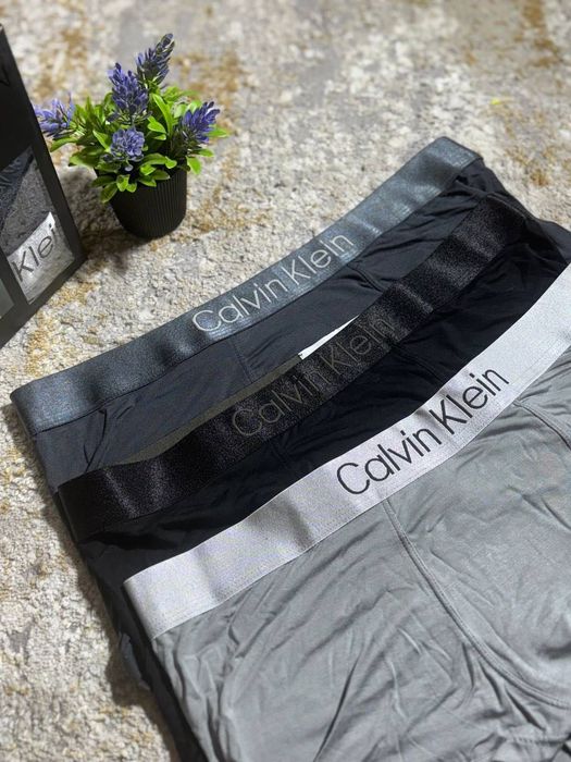 Подарочный набор Calvin Klein/Мужские трусы
Келвин Кляйн Люкс качество