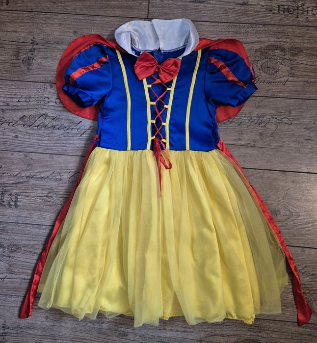 Bal karnawałowy Królewna Śnieżka strój przebranie dla dziewczynki