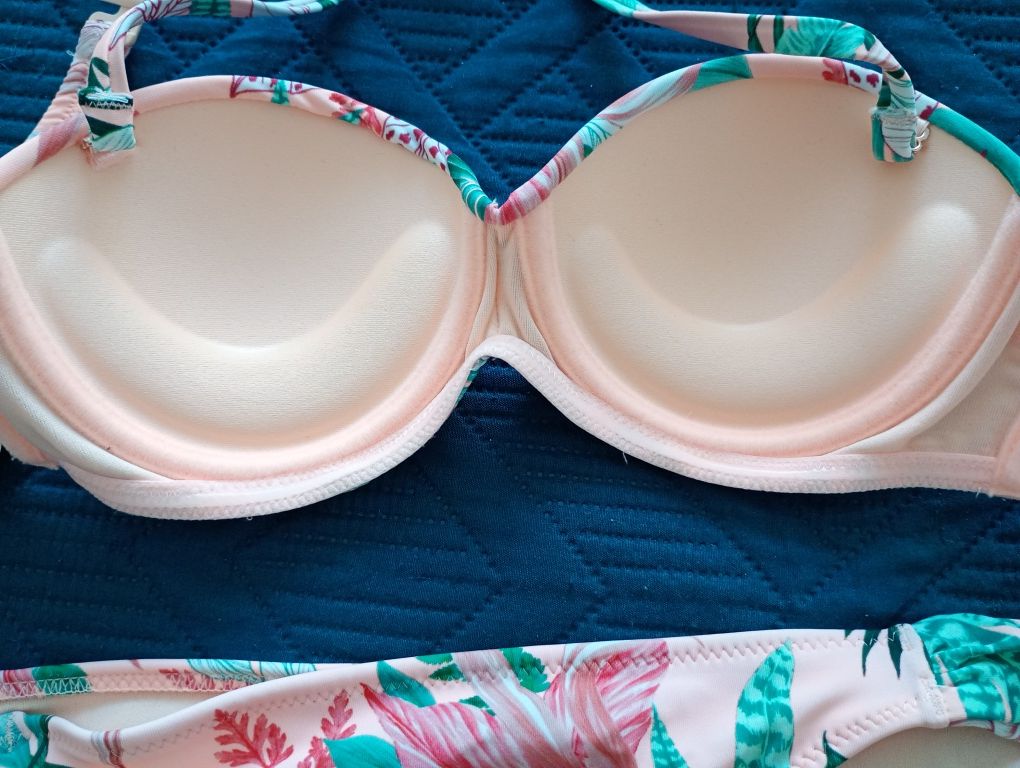 Nowy strój Censored push up 70A XS