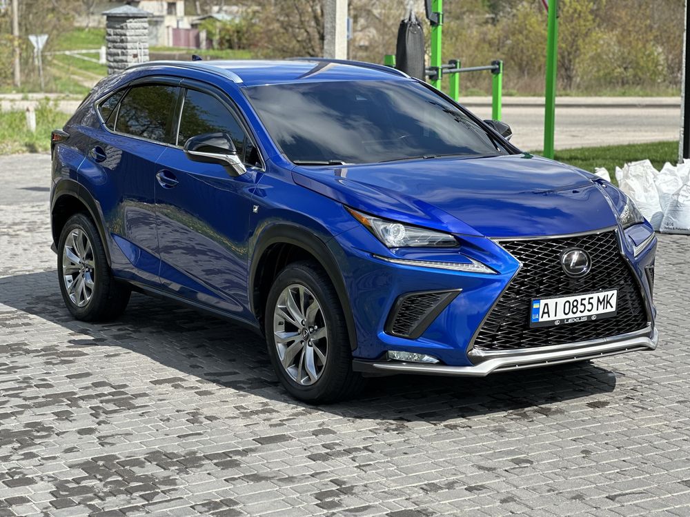 Lexus NX300 2.0 бенз