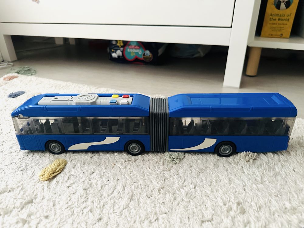 Śmieciarka Wader i autobus
