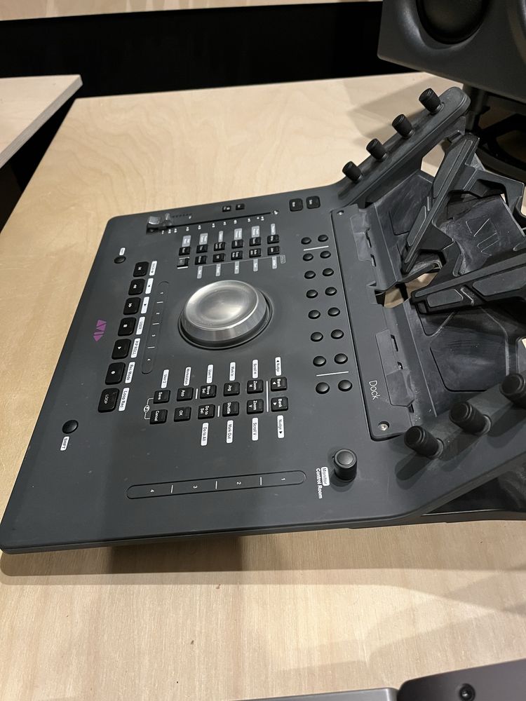 Avid Dock, controlador.