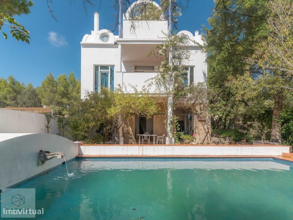 Moradia T4 com piscina e vista mar