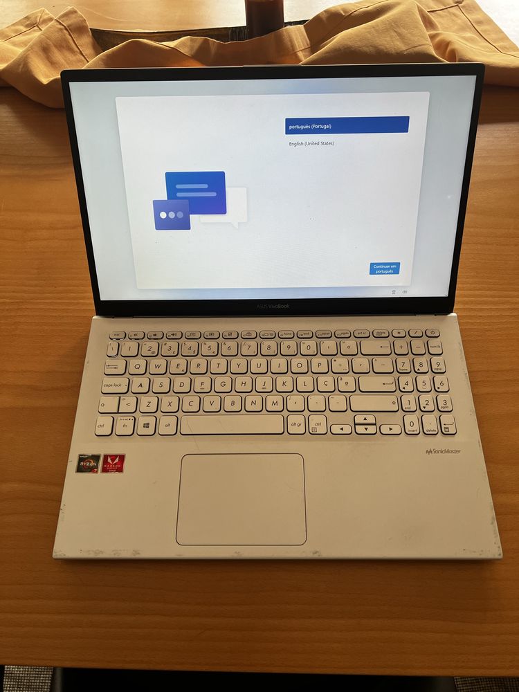 PC Asus Modelo F512D AMD Ryzen 7