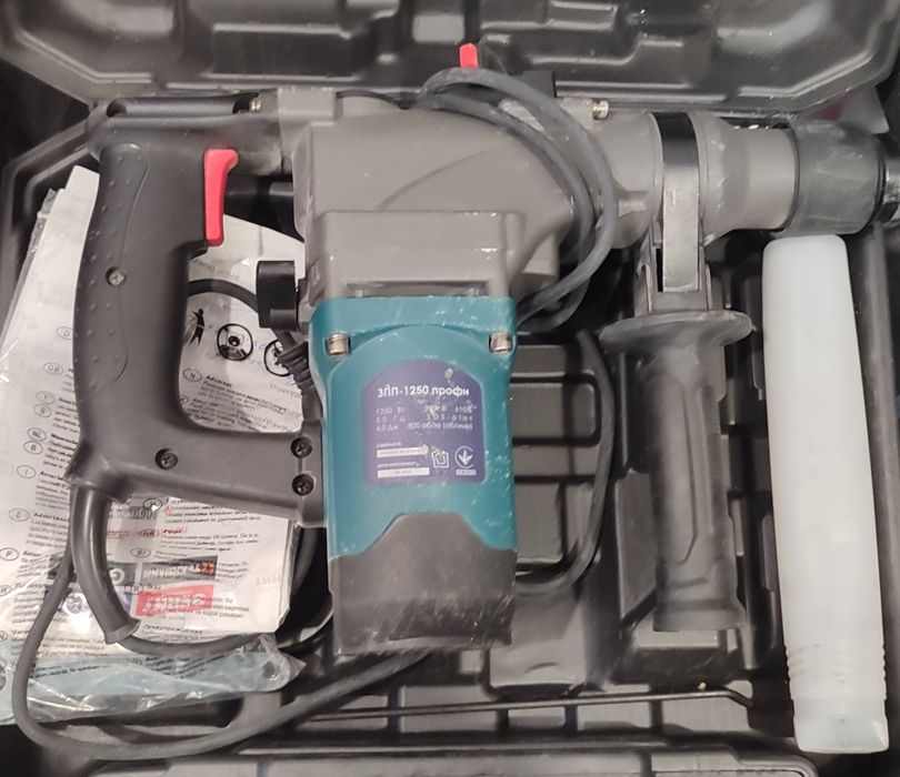 Перфоратор Зенит профи зпп 1250 НОВЫЙ