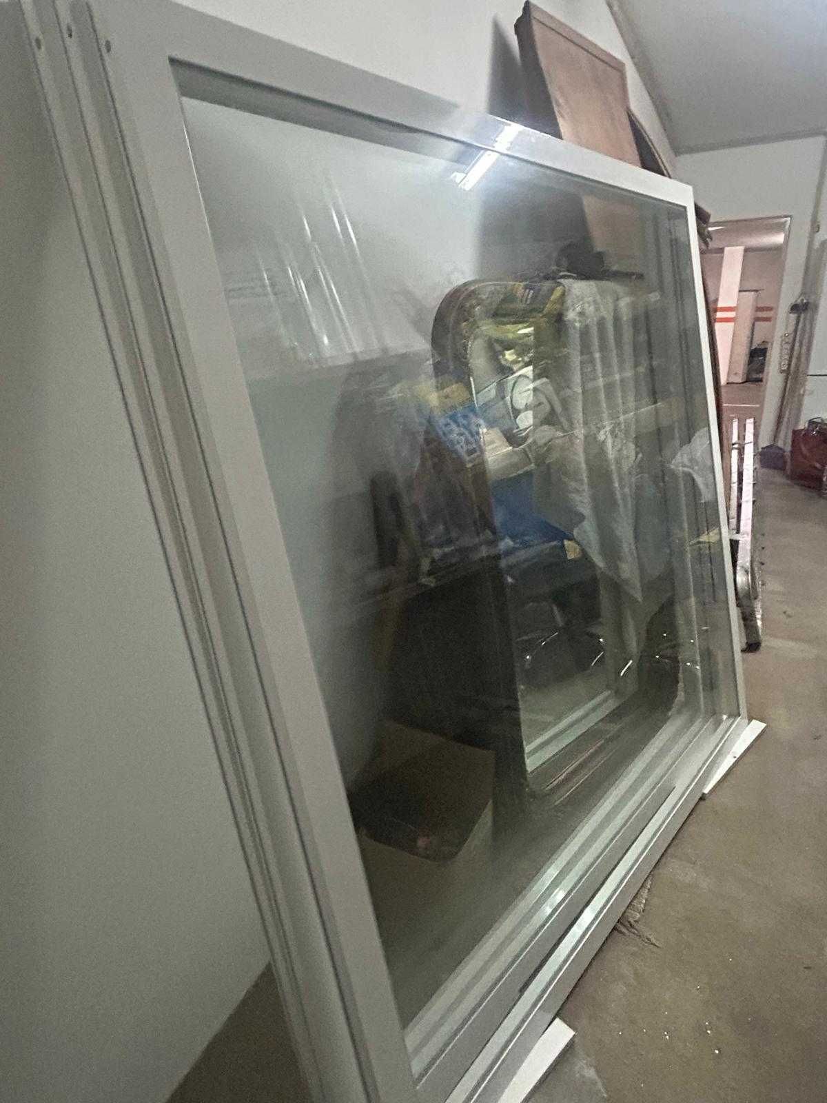 Divisões em Acrilico