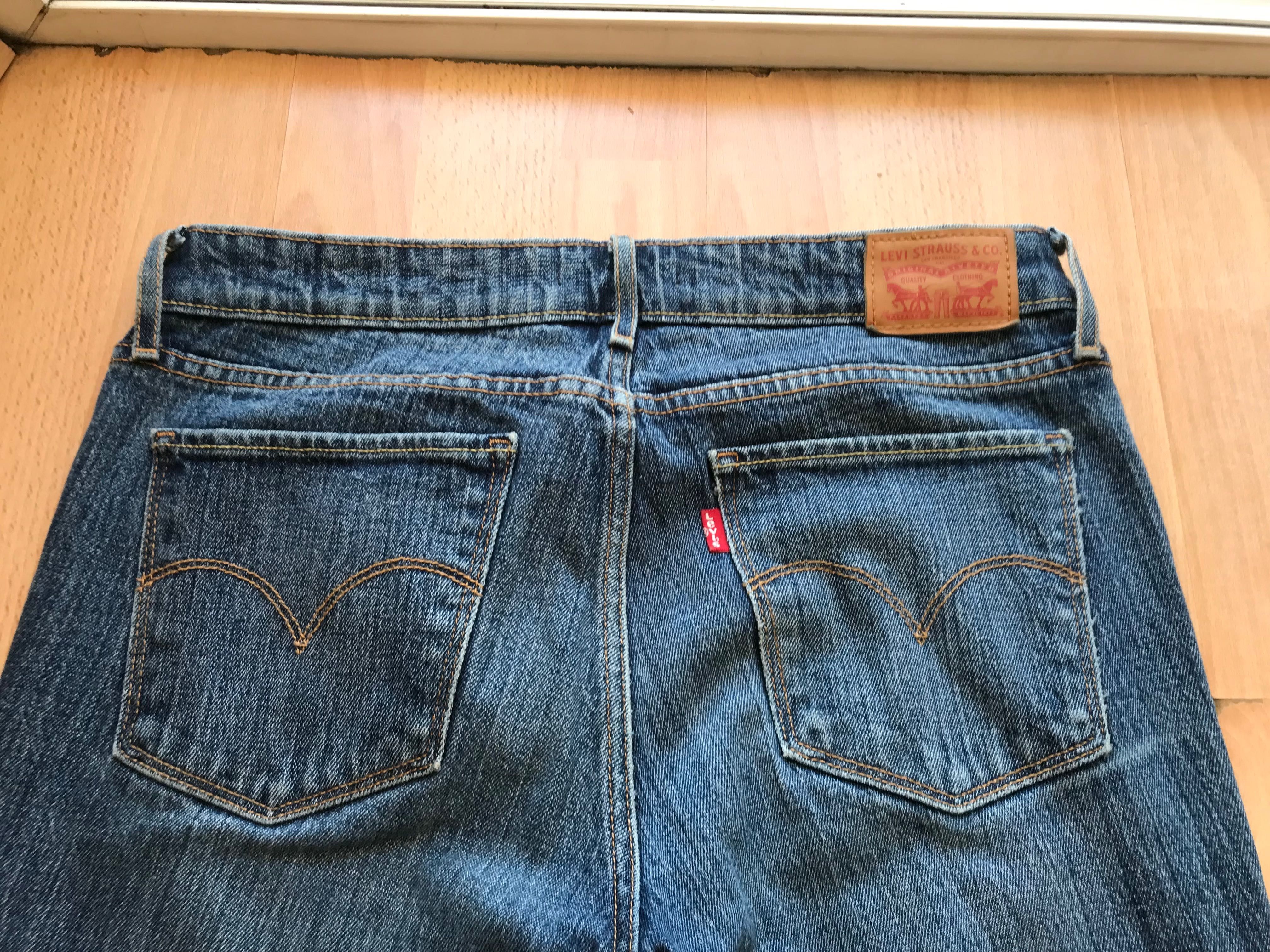 Spodnie marki LEVI STRAUSS 29x32      711