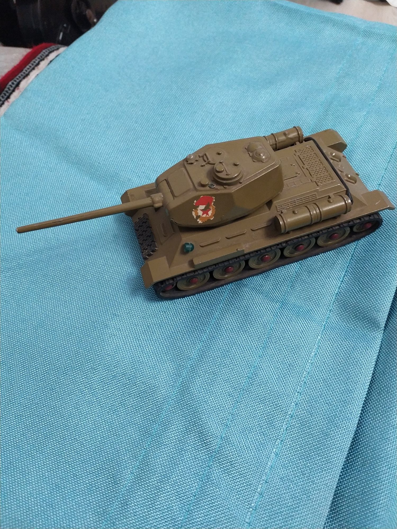 Модель танка Т-34 часів СРСР