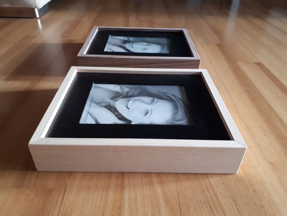Dwie ramki na zdjęcia 13x18