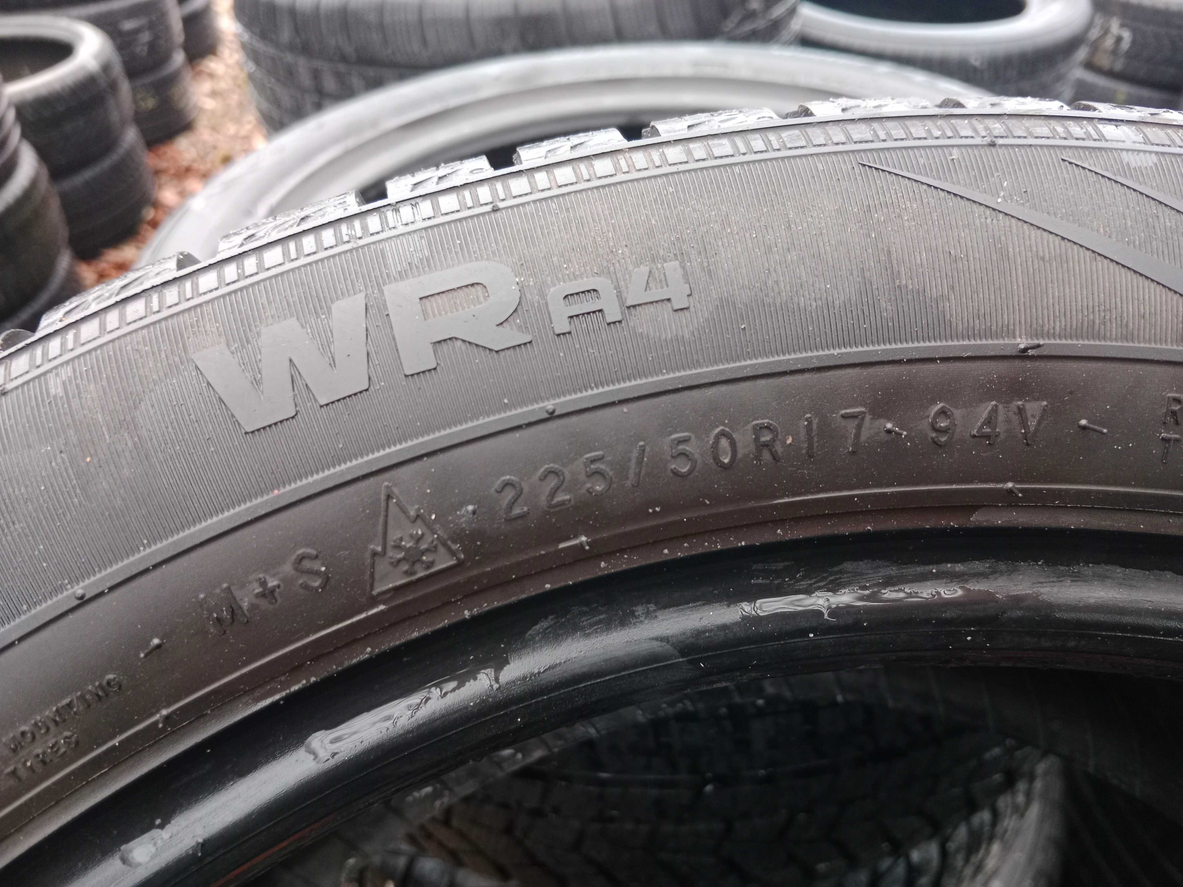 Opona używana 225/50R17 Nokian WR A4 1szt.