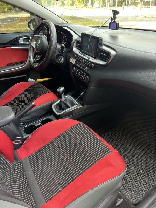 Продам Kia Ceed 2018