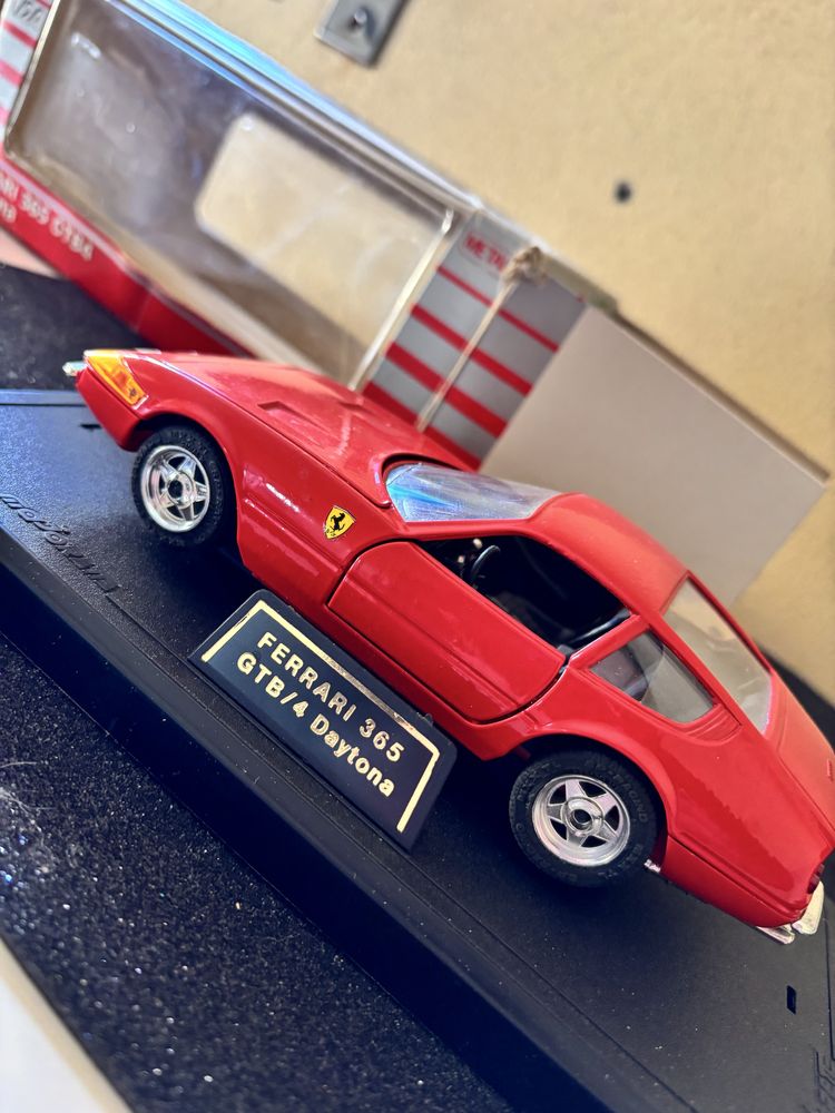 Ferrari 365 gtb4 Daytona 1/24