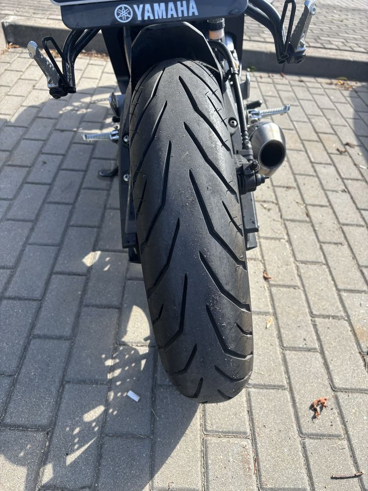 Motocykl yamaha yzf r