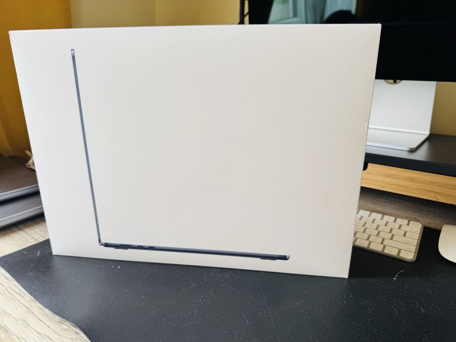 MacBook Air 15 M4 (2025) NOVO