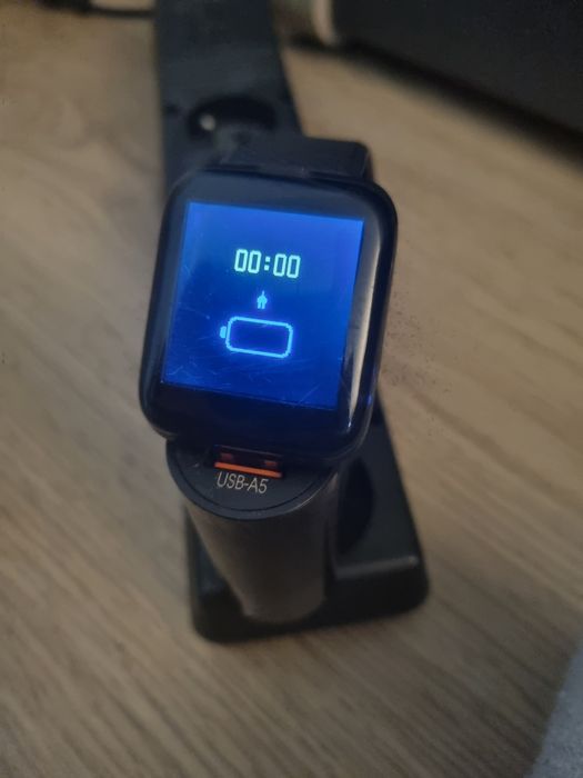 Zegarek usb oraz ładowarka z wieloma portami usb 65w