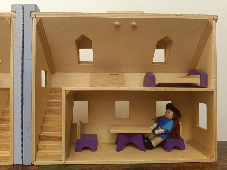 Casa de Bonecas de Madeira Dobrável Melissa & Doug Fold & Go Mini Doll