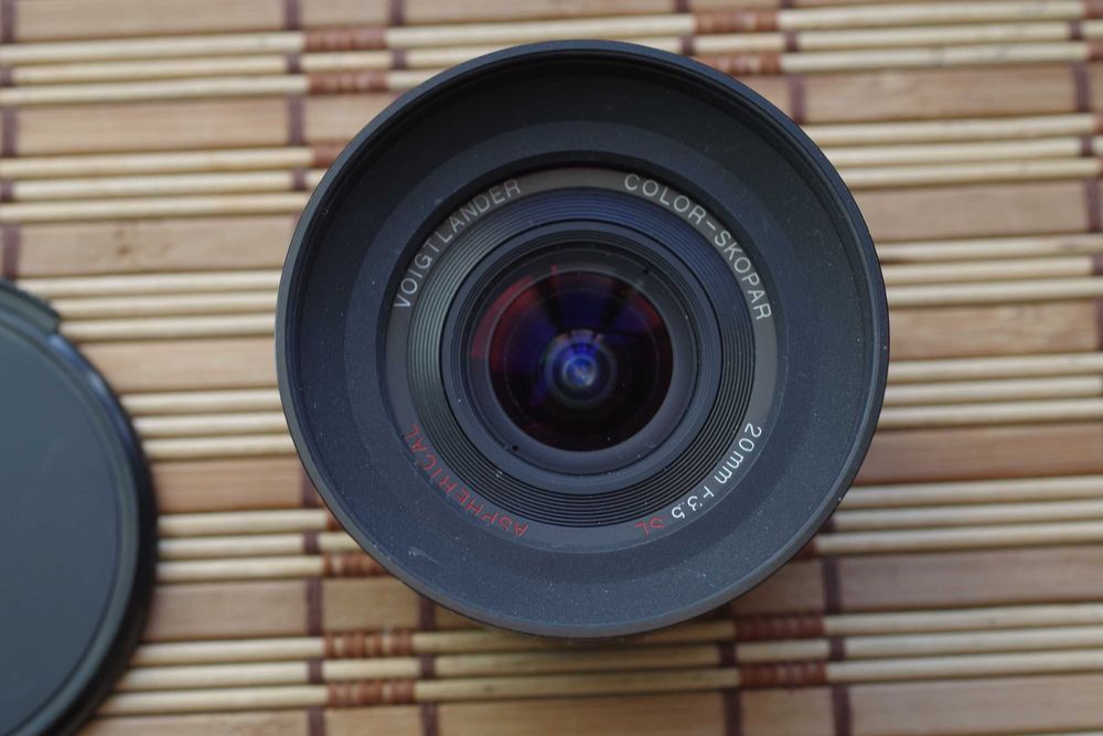 Voigtlander Color-Skopar 20mm 3.5 SL для Canon EF + бленда LH-20N