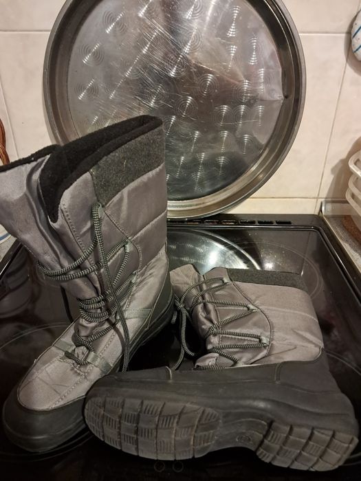 Ботинки женские лакированные.