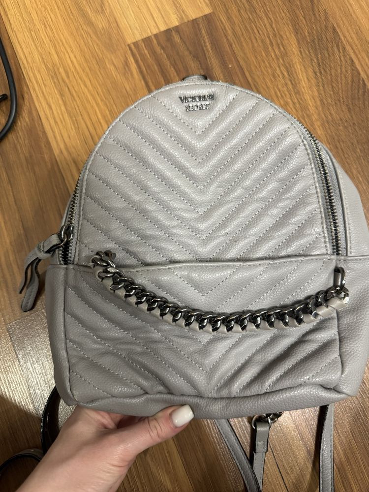 рюкзак Victoria's Secret серый