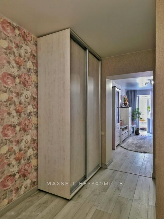 Продам 2-кімнатну квартиру з чудовим новим ремонтом