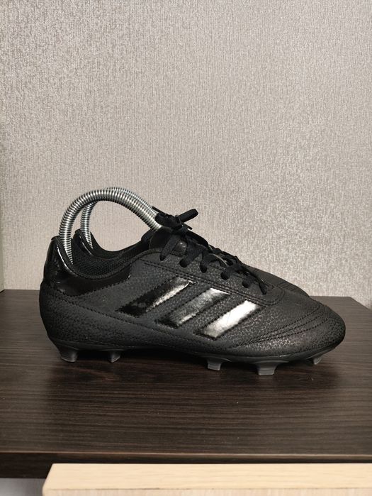 Продам бутсы Adidas в хорошем состоянии