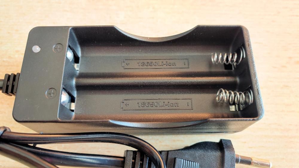Carregador duplo pilha bateria recarregável Li-ion 18650