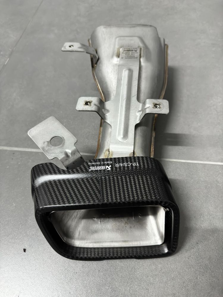 Ponteira em carbono akraprovic clio 4 Rs