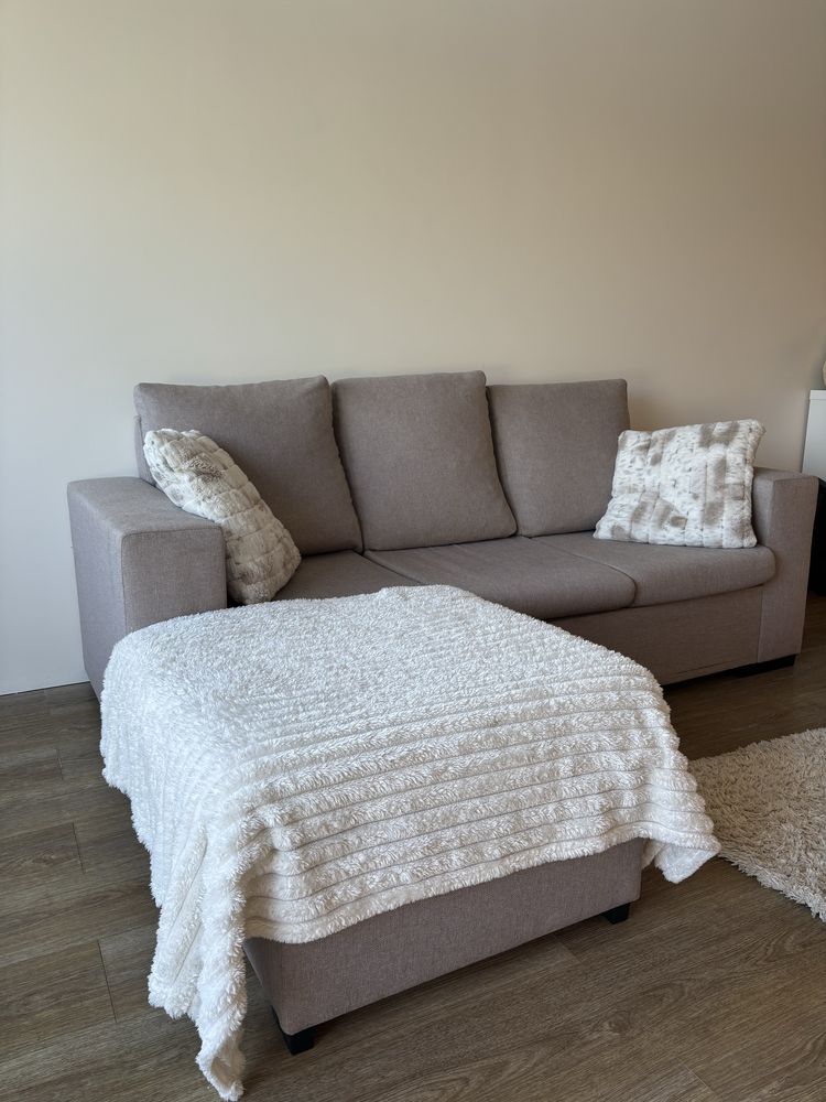 Sofa com chaise longue bege/ castanho