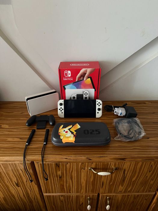 Konsola Nintendo Switch OLED + Etui + Akcesoria - Oryginalne pudełko