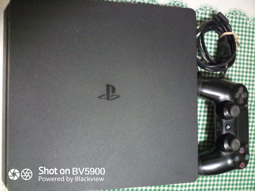 PlayStation 4 com comando