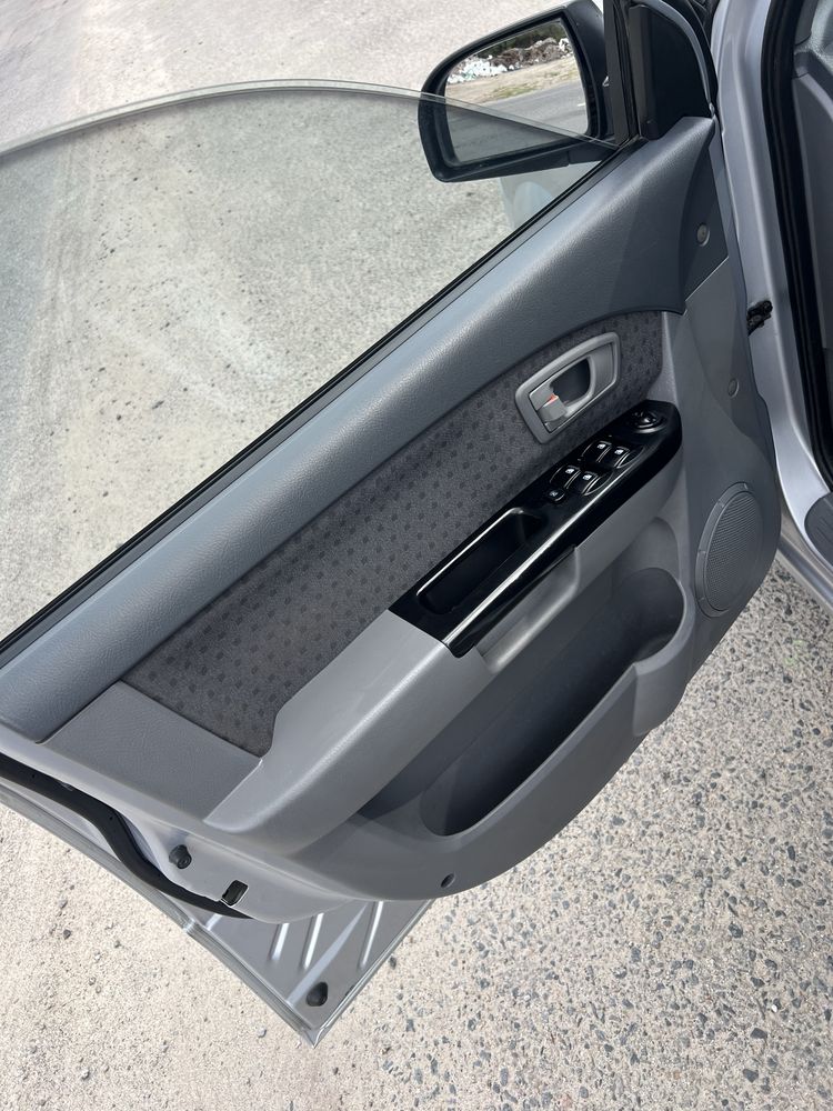 Продам Kia karens 2.0