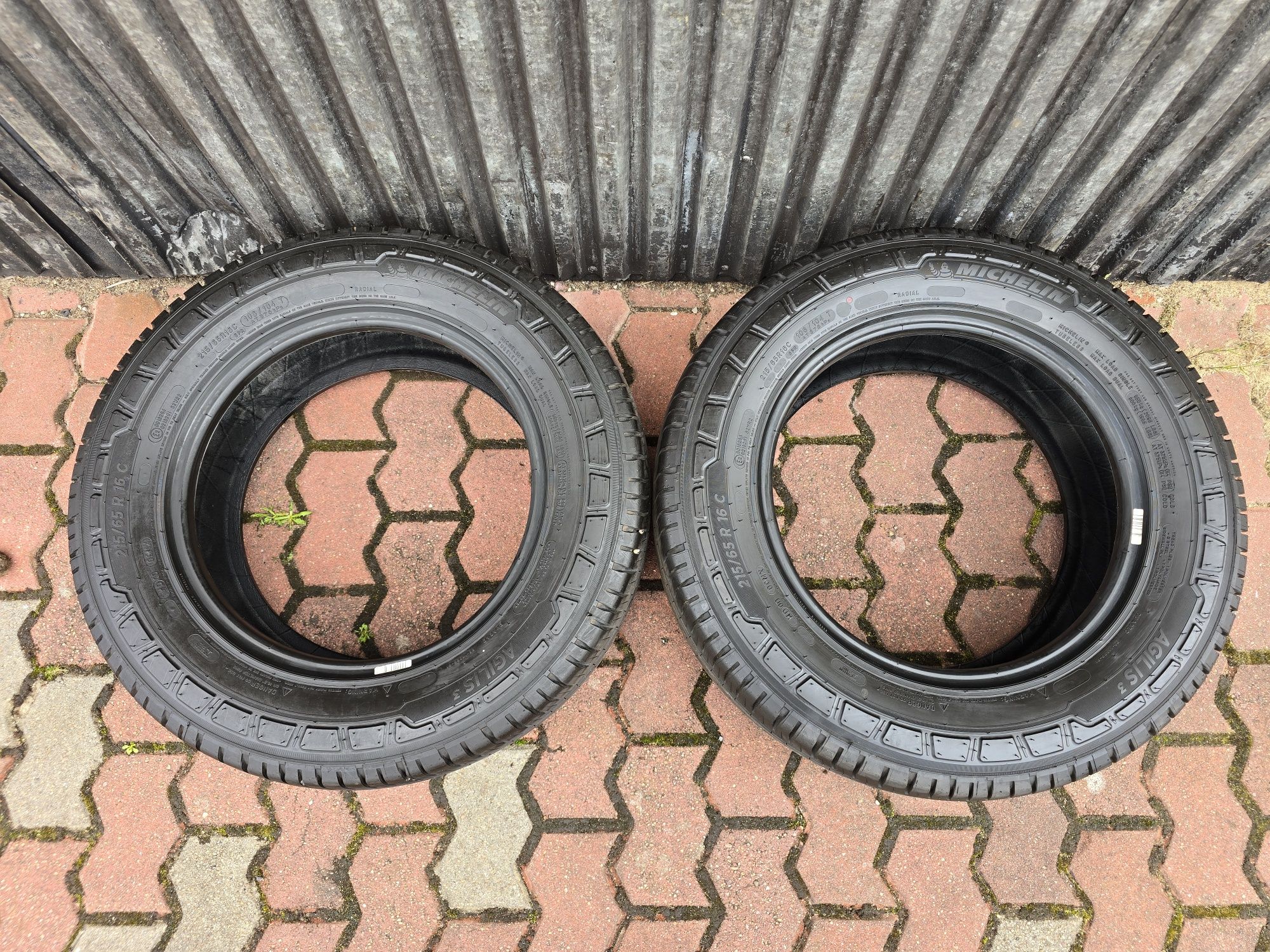 Para nowych opon wzmacnianych 215/65R16C 106/104T Michelin Agils 3