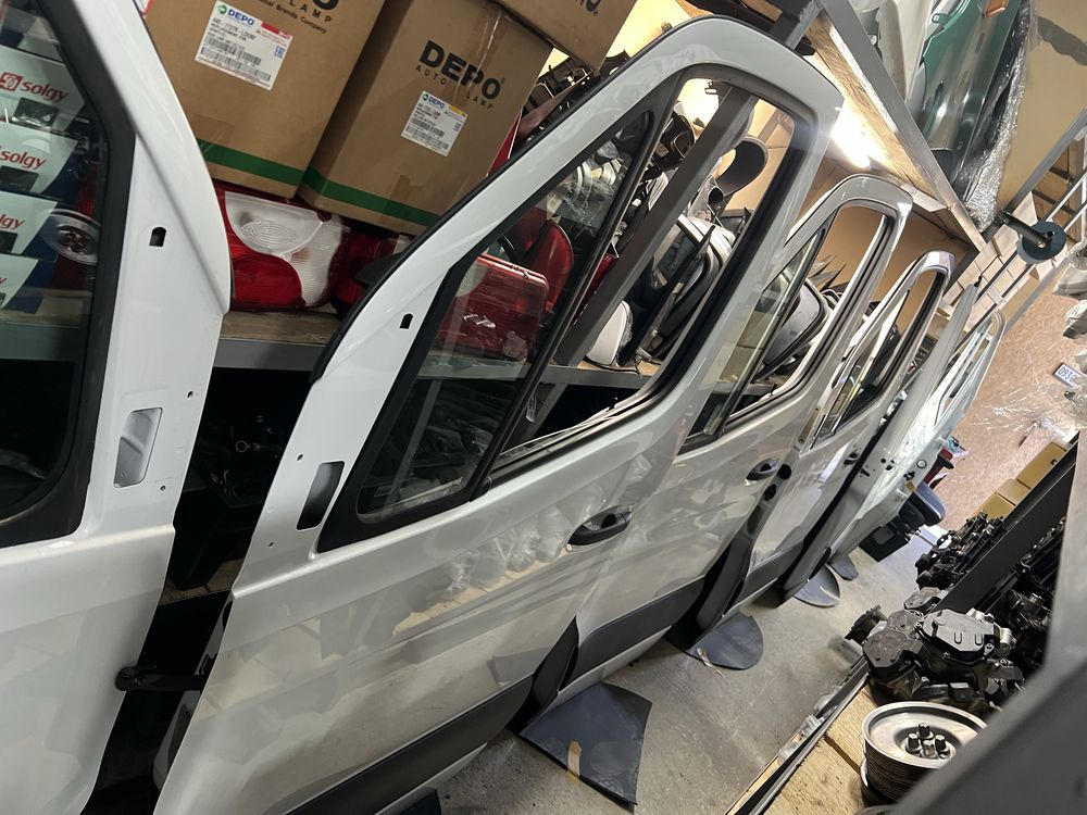 дверка права ліва передня mercedes Sprinter w907 w910 2018-2024