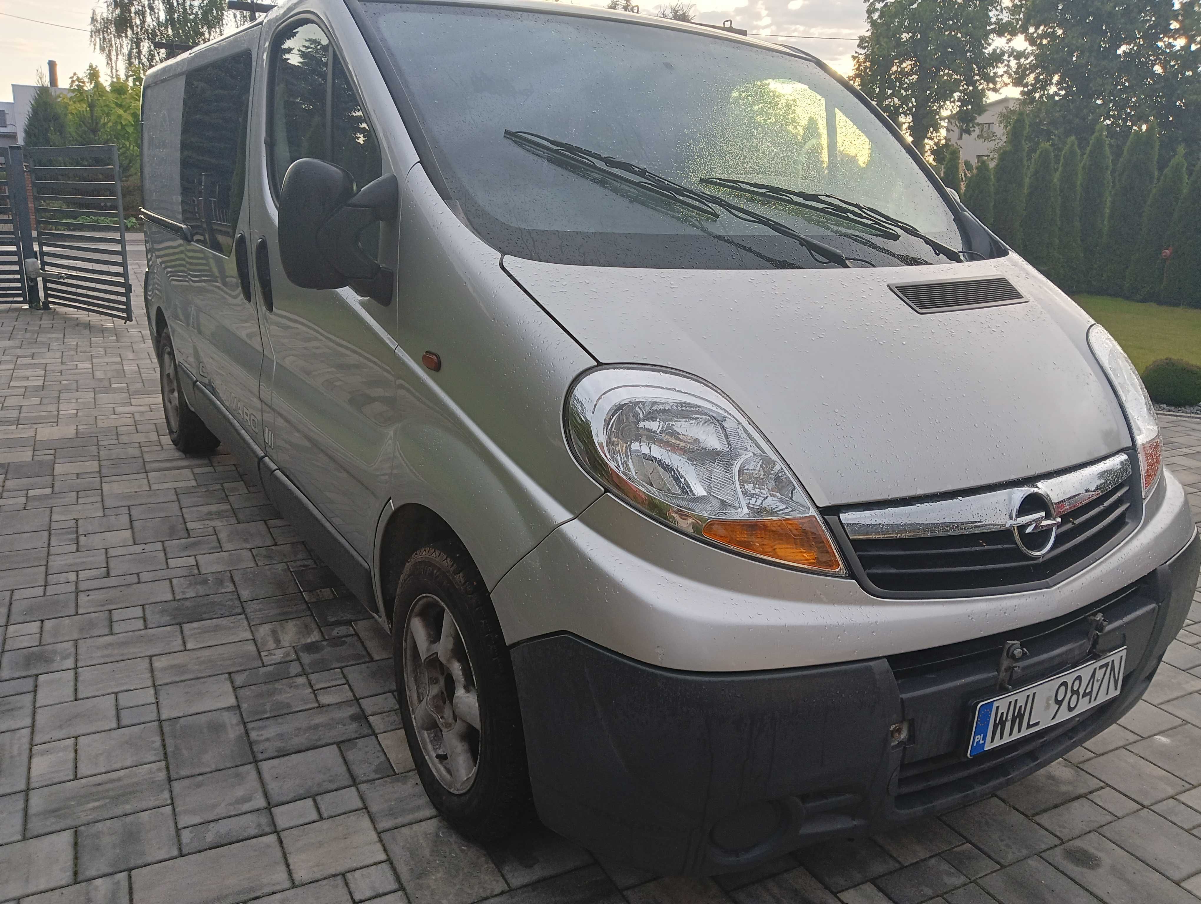 opel vivaro 2.0 CDTi brygadówka bdb stan lift 2008 6 osób