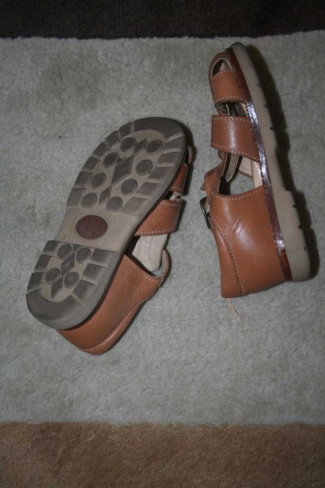 Sandálias RUQUITA nº 24 castanho