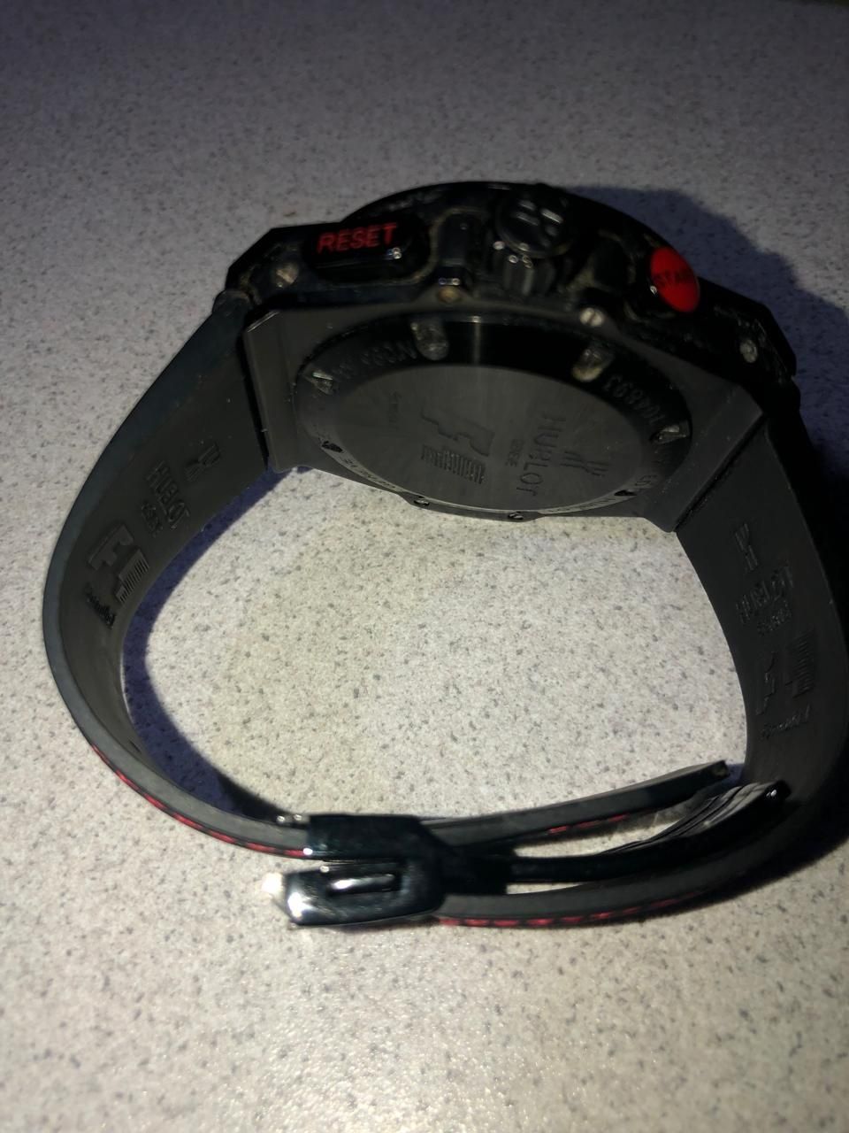 Часы электронные HUBLOT