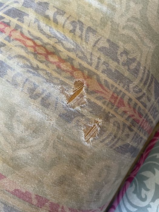 Dois sofas de sala de estar de dois lugares bons para estofar
