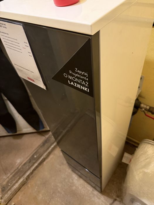 Szafka laziwnkowa slupek.