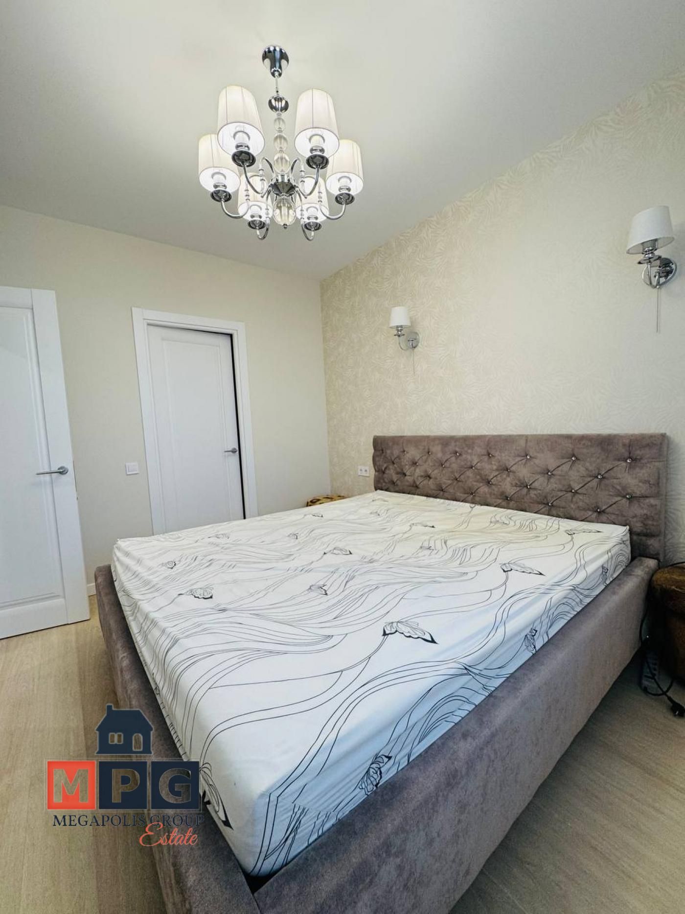 Продаж / Квартира / вул. Ньютона, Нові Будинки, Харків