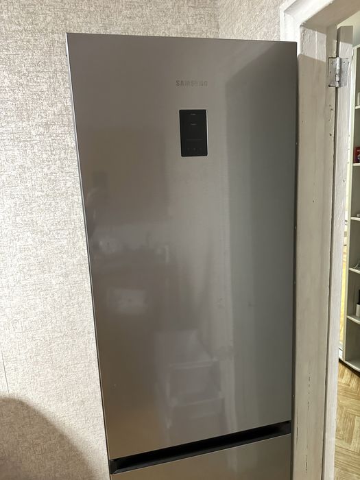 Холодильник Samsung RB38C679ES9/UA